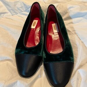 Talbots cap toe green Velvet  ballet flat size 7,5 wide.